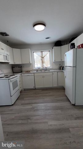 915 E DIVISION ST, Dover, DE 19901