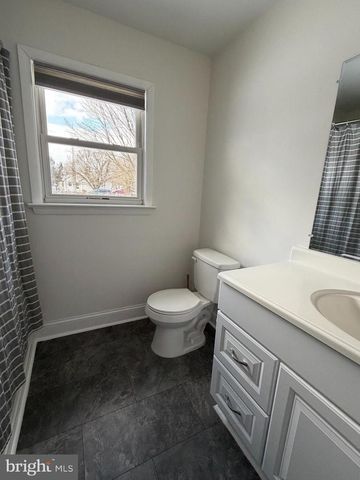 915 E DIVISION ST, Dover, DE 19901