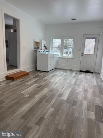 915 E DIVISION ST, Dover, DE 19901