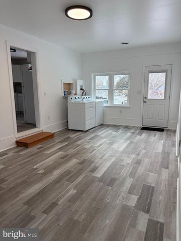 915 E DIVISION ST, Dover, DE 19901