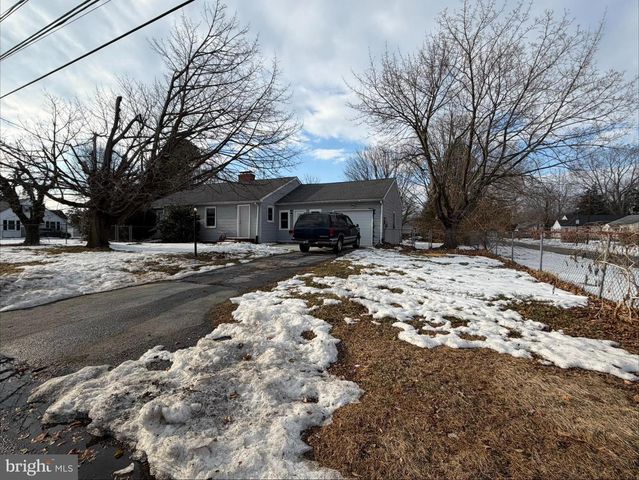 915 E DIVISION ST, Dover, DE 19901