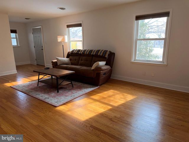 915 E DIVISION ST, Dover, DE 19901