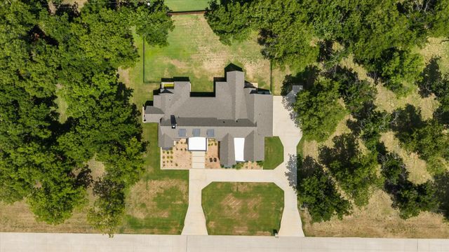 8013 W Landings Road, Granbury, TX 76049