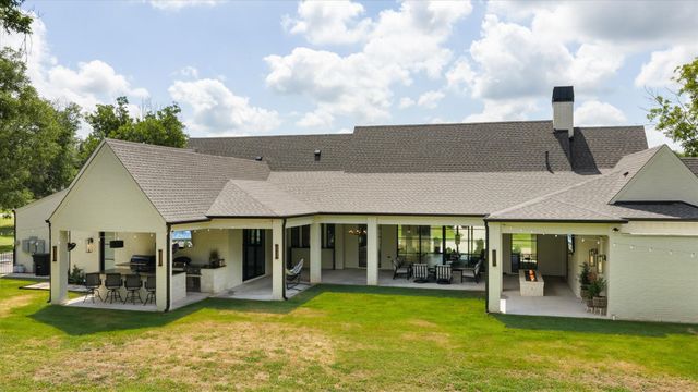 8013 W Landings Road, Granbury, TX 76049