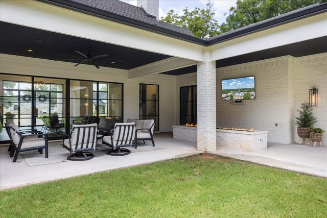 8013 W Landings Road, Granbury, TX 76049