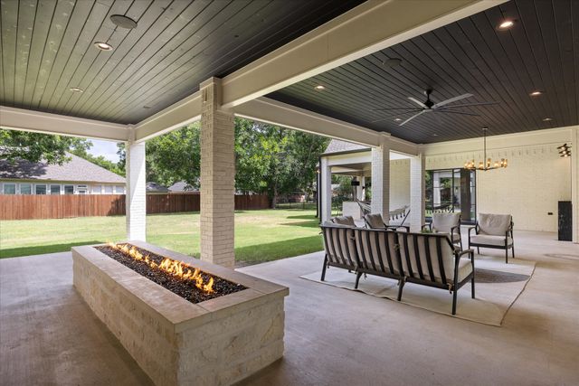 8013 W Landings Road, Granbury, TX 76049