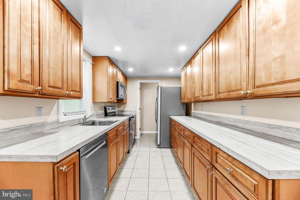 Image 13 of property listing at 1171 GOLDEN WEST WAY, Lusby, MD 20657