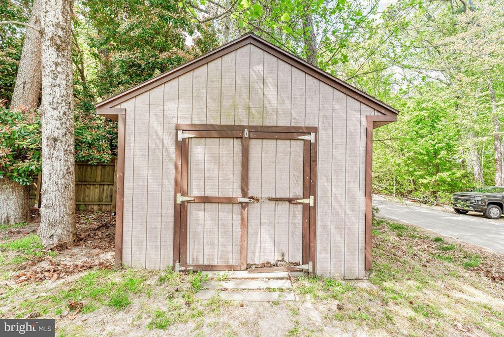 Image 4 of property listing at 1171 GOLDEN WEST WAY, Lusby, MD 20657