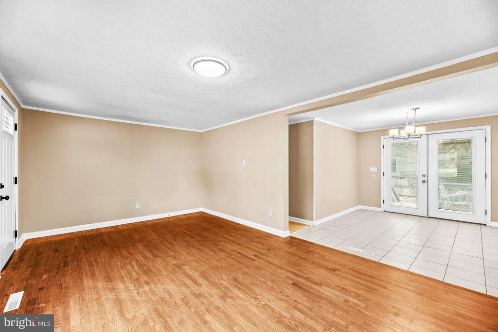 Image 9 of property listing at 1171 GOLDEN WEST WAY, Lusby, MD 20657