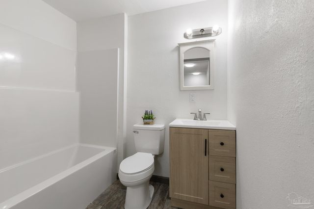 2405 W Hernandez St, Pensacola, FL 32505