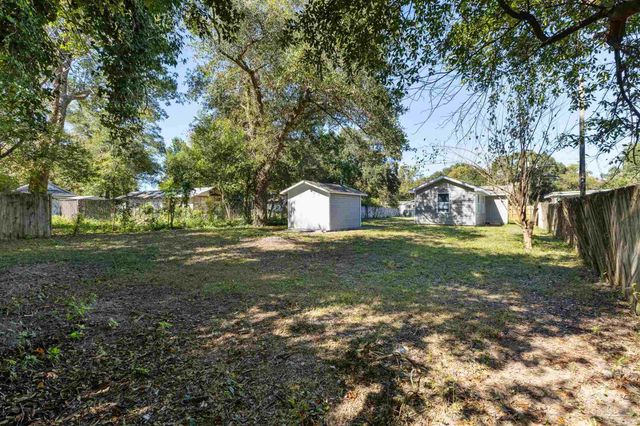 2405 W Hernandez St, Pensacola, FL 32505