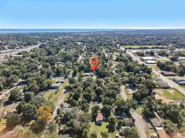 2405 W Hernandez St, Pensacola, FL 32505