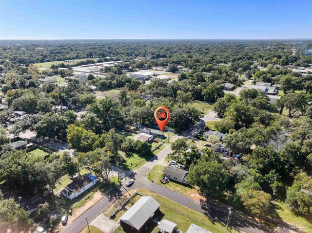 2405 W Hernandez St, Pensacola, FL 32505