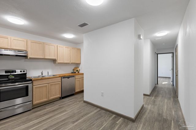 2405 W Hernandez St, Pensacola, FL 32505