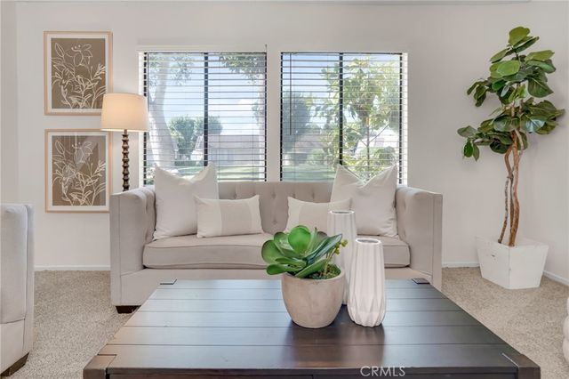 2155 W Banbury Circle, Anaheim, CA 92804