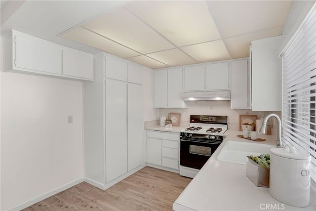2155 W Banbury Circle, Anaheim, CA 92804