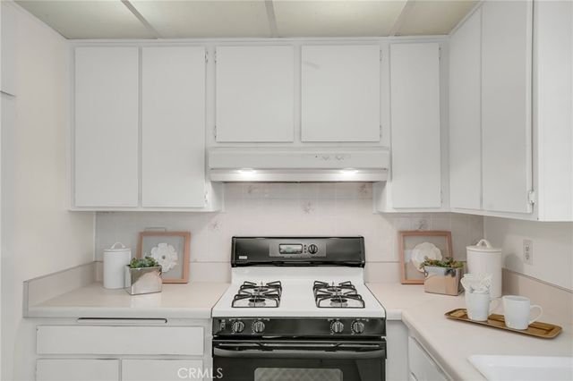 2155 W Banbury Circle, Anaheim, CA 92804
