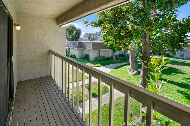 2155 W Banbury Circle, Anaheim, CA 92804