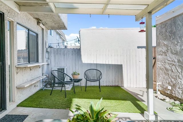 2155 W Banbury Circle, Anaheim, CA 92804