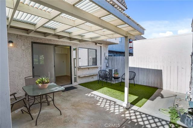 2155 W Banbury Circle, Anaheim, CA 92804