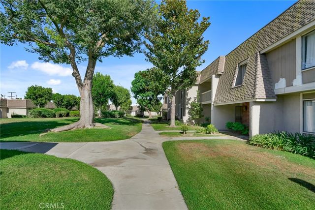 2155 W Banbury Circle, Anaheim, CA 92804