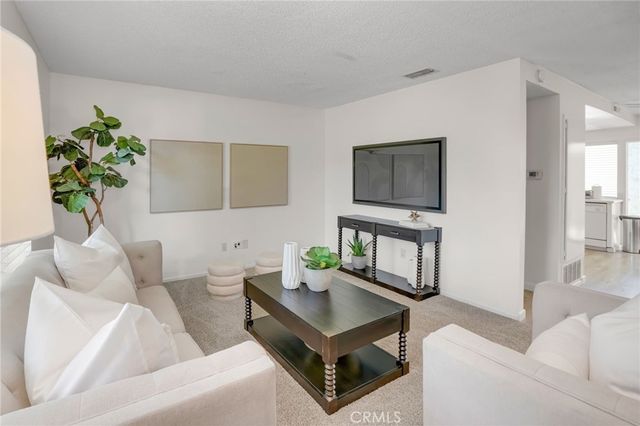 2155 W Banbury Circle, Anaheim, CA 92804