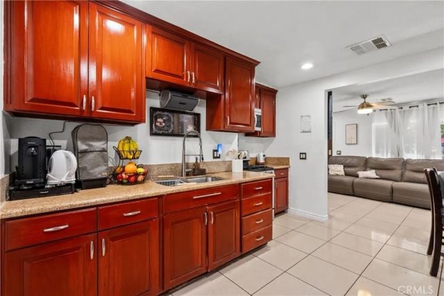 13400 Herron St, Sylmar, CA 91342