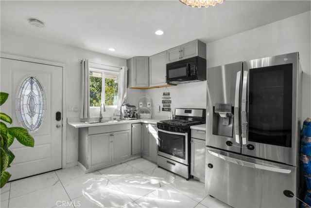 13400 Herron St, Sylmar, CA 91342