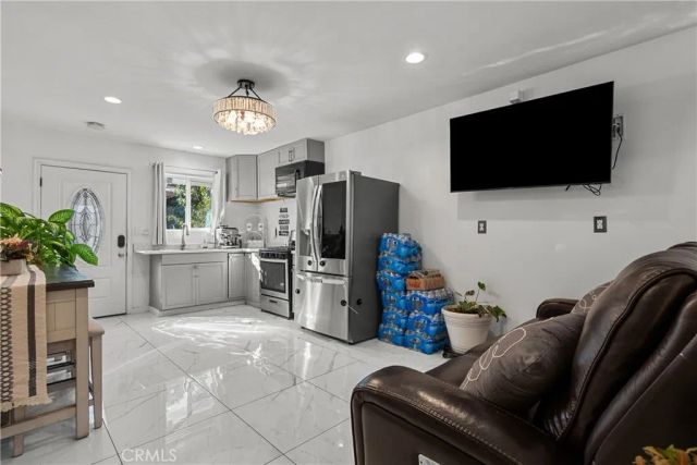 13400 Herron St, Sylmar, CA 91342