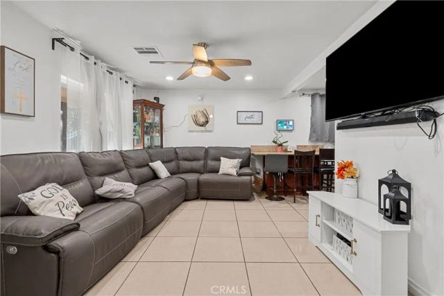 13400 Herron St, Sylmar, CA 91342