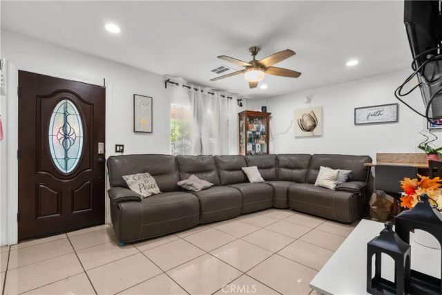 13400 Herron St, Sylmar, CA 91342