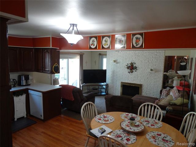 14033 Edison Drive, Warren, MI 48088