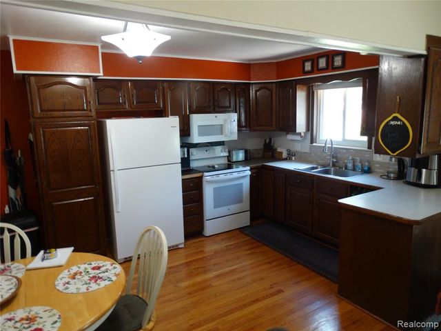 14033 Edison Drive, Warren, MI 48088