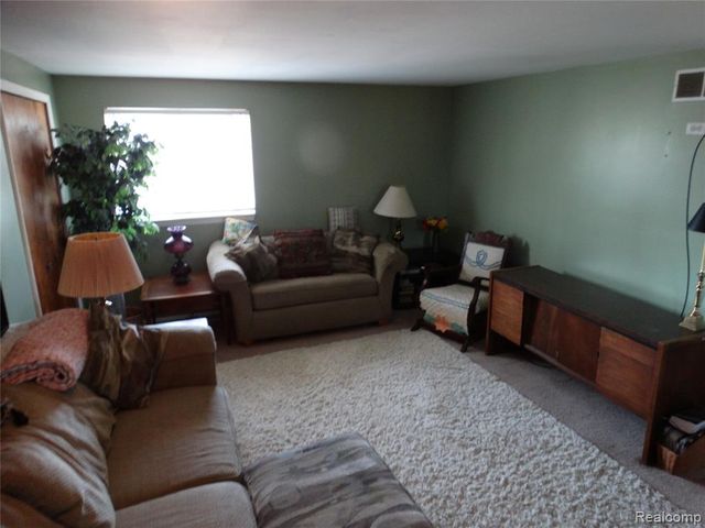 14033 Edison Drive, Warren, MI 48088