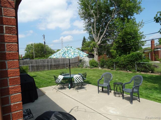14033 Edison Drive, Warren, MI 48088