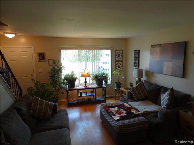 14033 Edison Drive, Warren, MI 48088