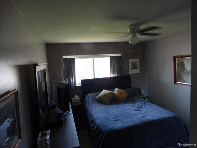 14033 Edison Drive, Warren, MI 48088