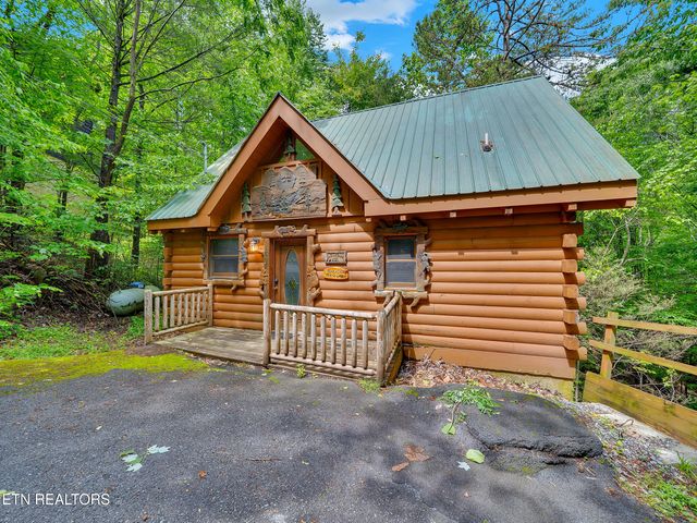 1805 Mossy Tr, Sevierville, TN 37876