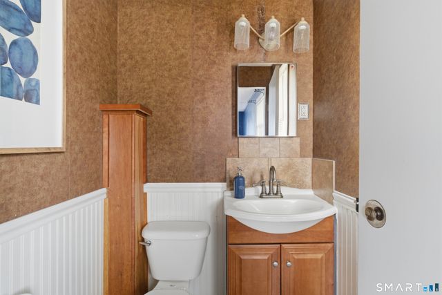 28 Ashford Road, West Hartford, CT 06107