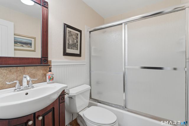 28 Ashford Road, West Hartford, CT 06107