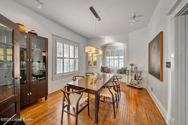 211 E Oak St, Louisville, KY 40203