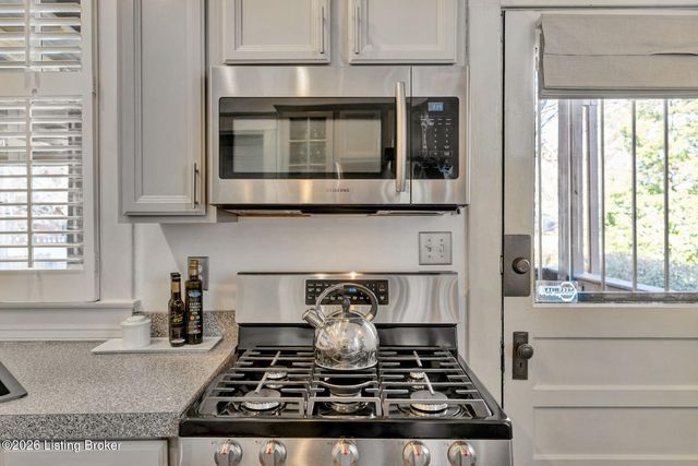 211 E Oak St, Louisville, KY 40203