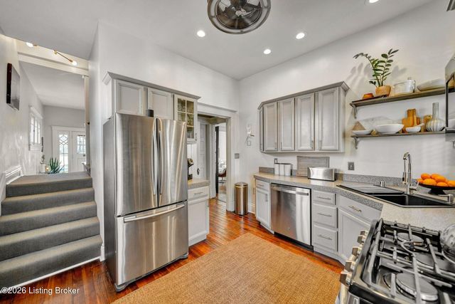 211 E Oak St, Louisville, KY 40203