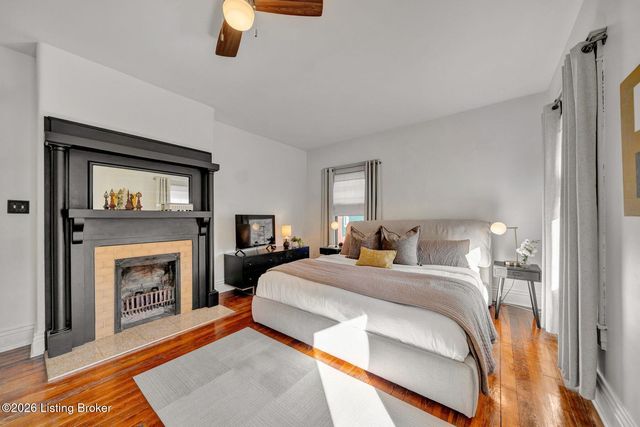 211 E Oak St, Louisville, KY 40203