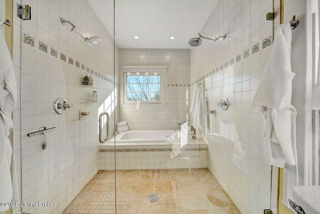 211 E Oak St, Louisville, KY 40203