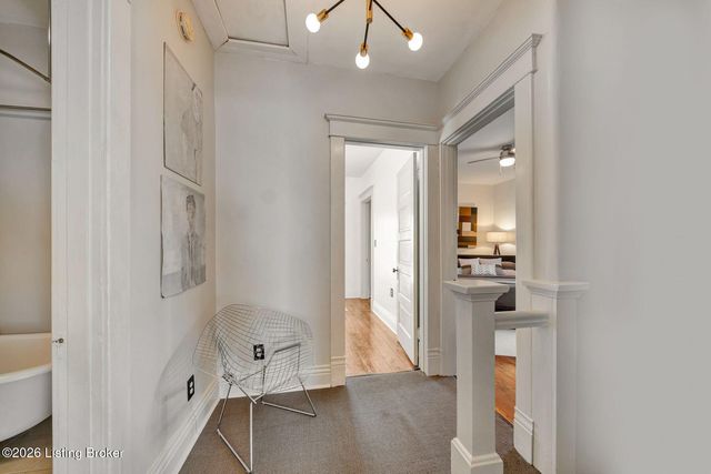 211 E Oak St, Louisville, KY 40203