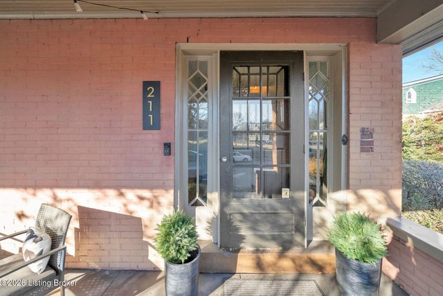 211 E Oak St, Louisville, KY 40203