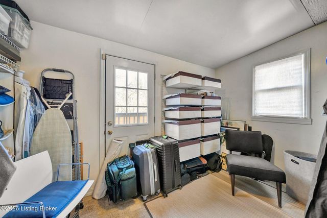 211 E Oak St, Louisville, KY 40203