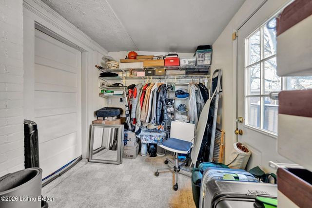 211 E Oak St, Louisville, KY 40203