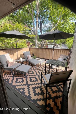 211 E Oak St, Louisville, KY 40203